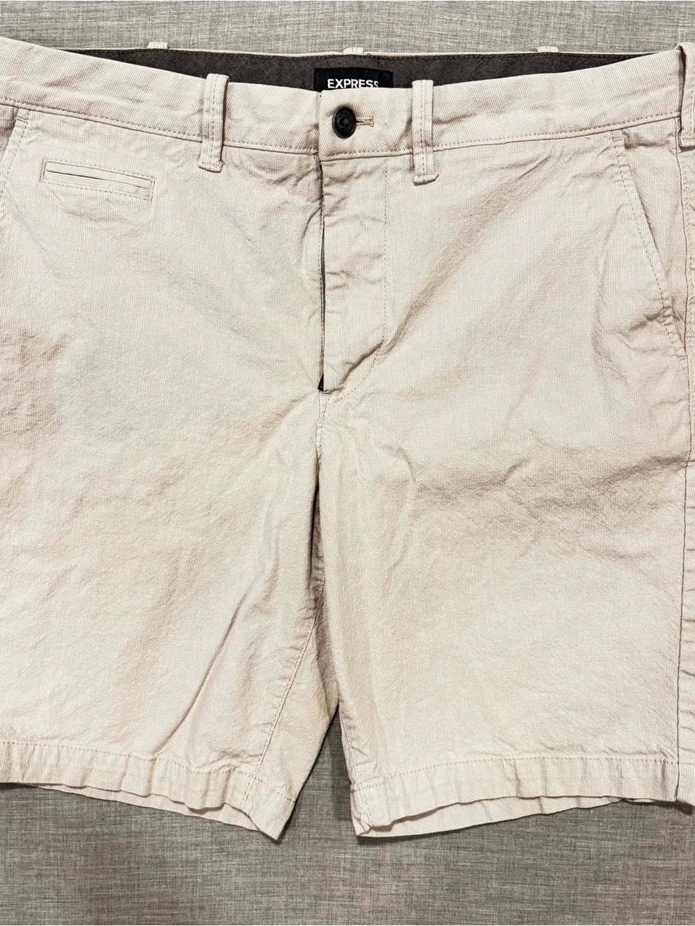 Express Men’s Light Cream Flat Front Chino Shorts
